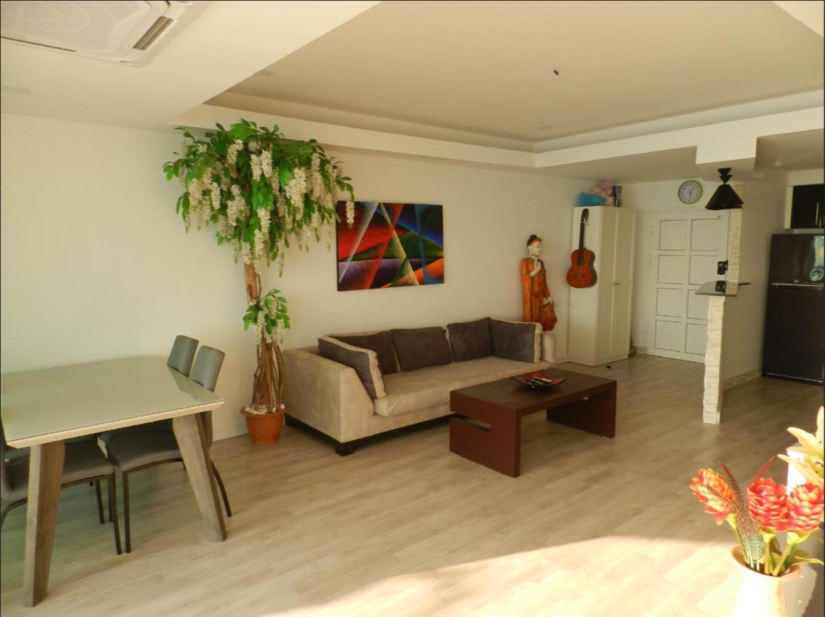 Jomtien Plaza Condotel Exterior foto