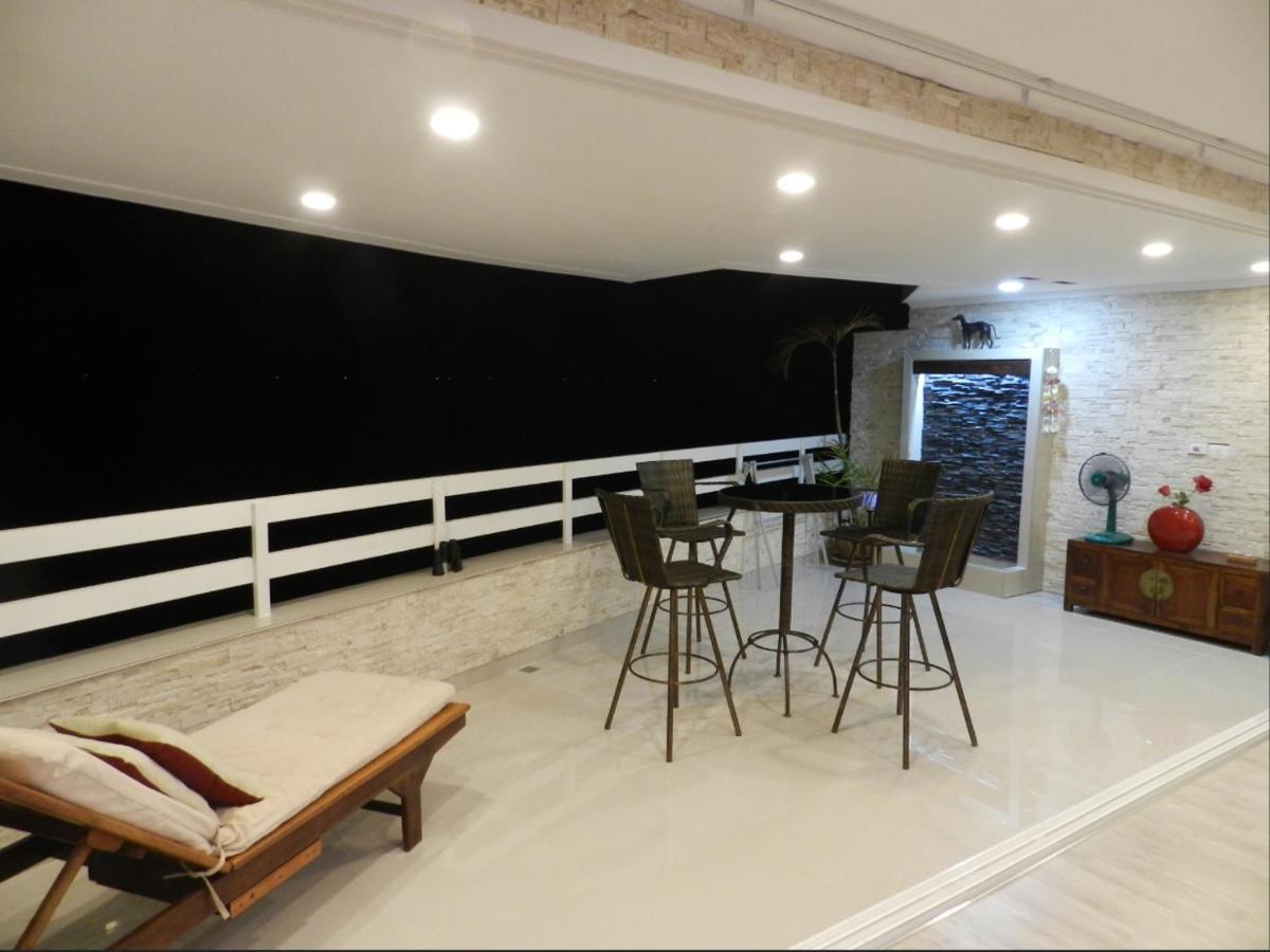 Jomtien Plaza Condotel Exterior foto