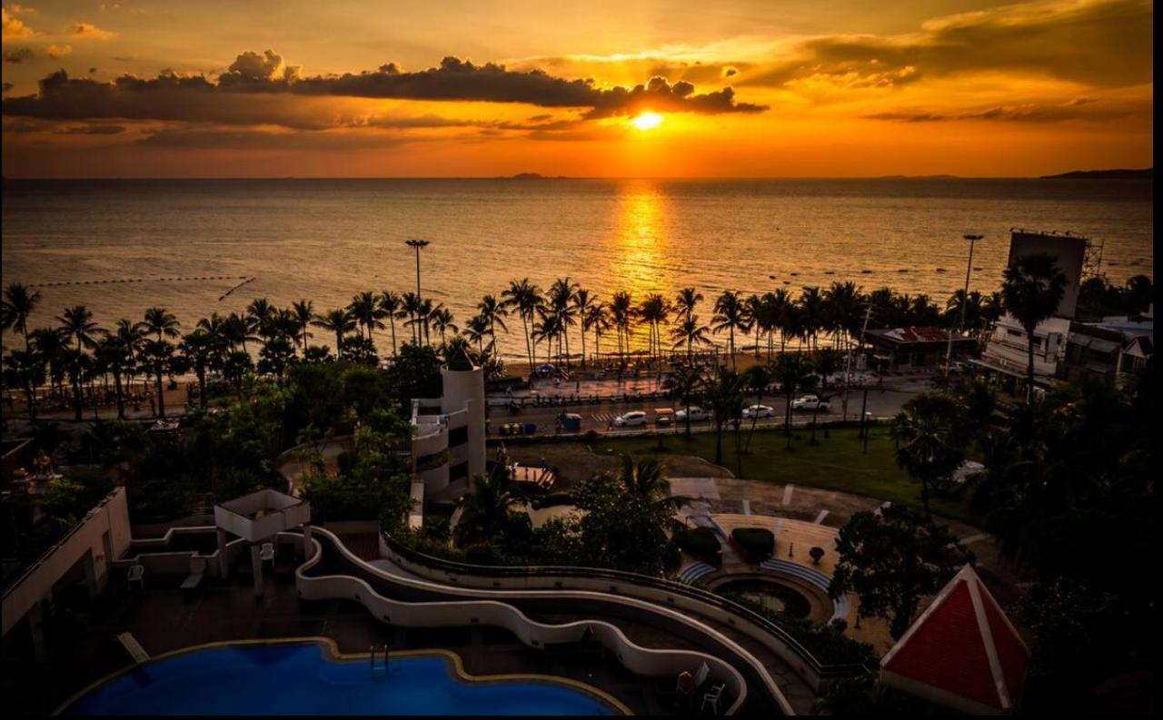 Jomtien Plaza Condotel Exterior foto